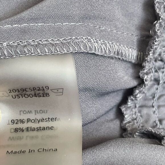 Universal Standard Gray Silver Retro Satin Ruffle Shirt Size M = US 18 - 20 - Picture 8 of 11